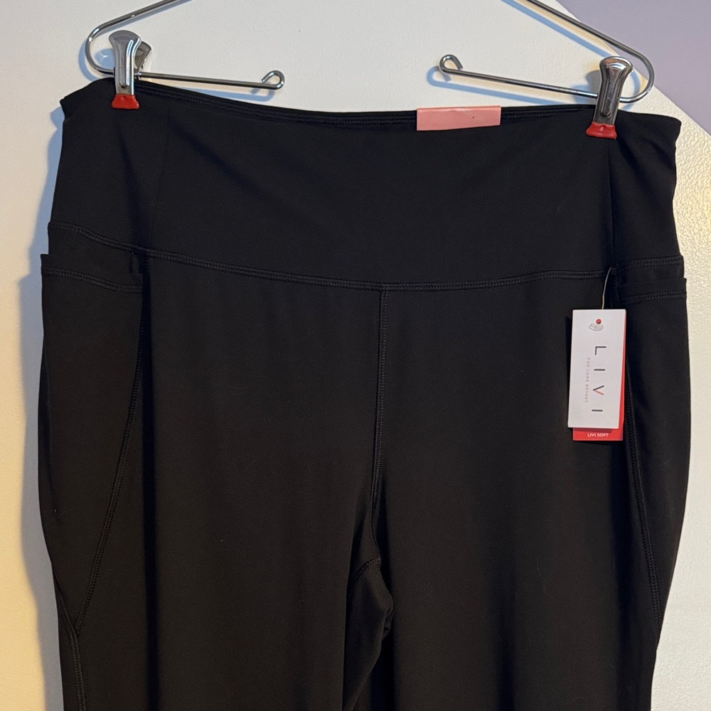 Livi Soft for Lane Bryant Black Flare Legging 18/20 NWT with pockets